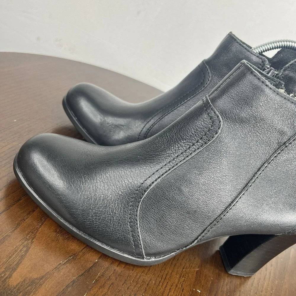 Born Claire Boots Women's 7.5M Black Leather‎ Block Heel Ankle Booties Zip